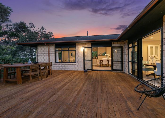  at 3 Oakford Park Crescent, Greenhithe, North Shore City, Auckland