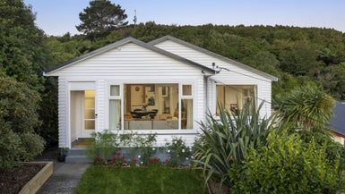  at 28 Montgomery Avenue, Karori, Wellington