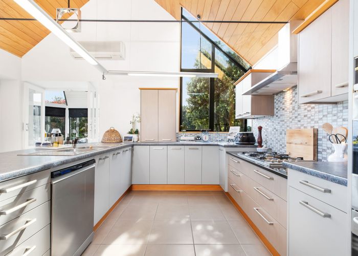  at 3 Kimbolton Lane, Huntsbury, Christchurch