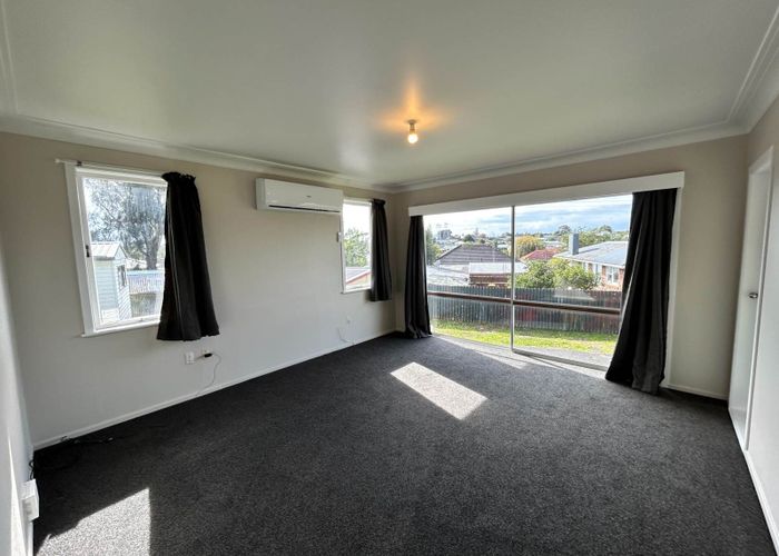  at 5 Civil Place, Otara, Auckland