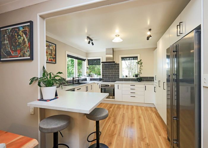 at 8 Neeve Place, Taradale, Napier