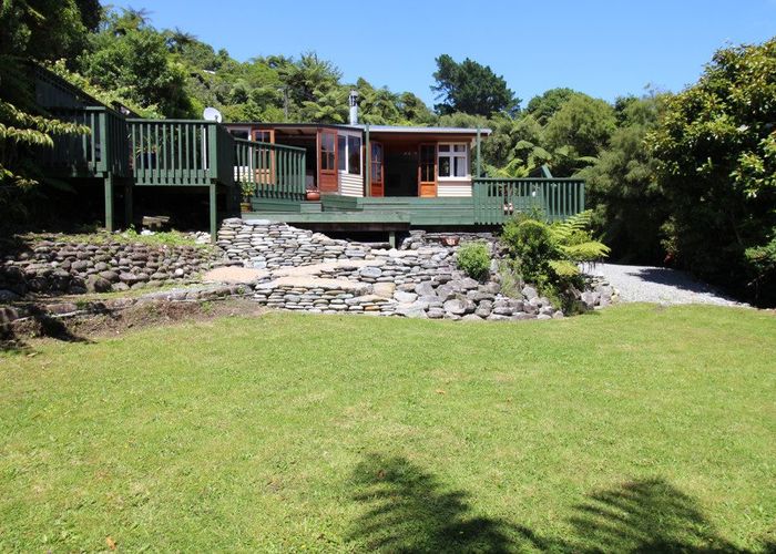  at 15 Weenink Road, Karoro, Grey, West Coast