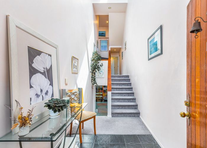  at 2/7 Calypso Place, Rothesay Bay, Auckland