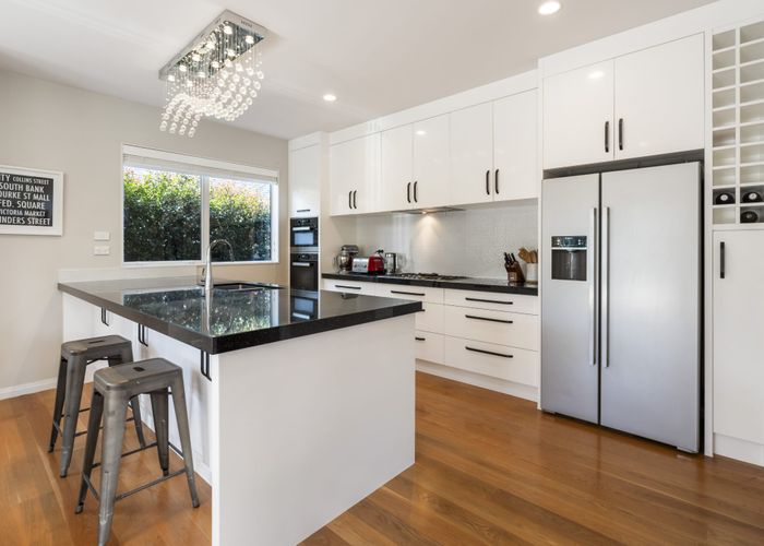  at 33 Caldera Drive, Long Bay, Auckland