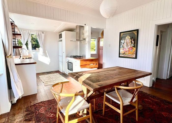  at 20 Mcfarlane Street, Oakura