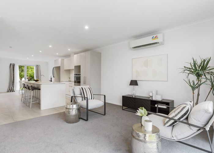  at 48 William Wallbank Crescent, Swanson, Waitakere City, Auckland