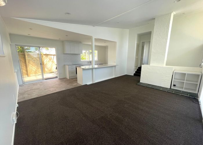  at 52 Moore Street, Hillcrest, North Shore City, Auckland