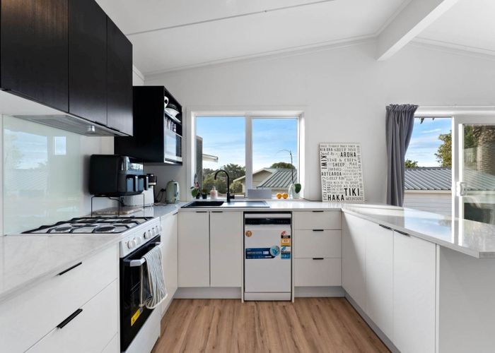  at 21a Patts Avenue, Glendene, Waitakere City, Auckland