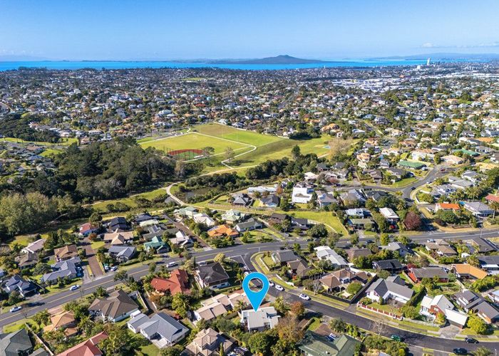  at 5 Rifleman Rise, Unsworth Heights, North Shore City, Auckland