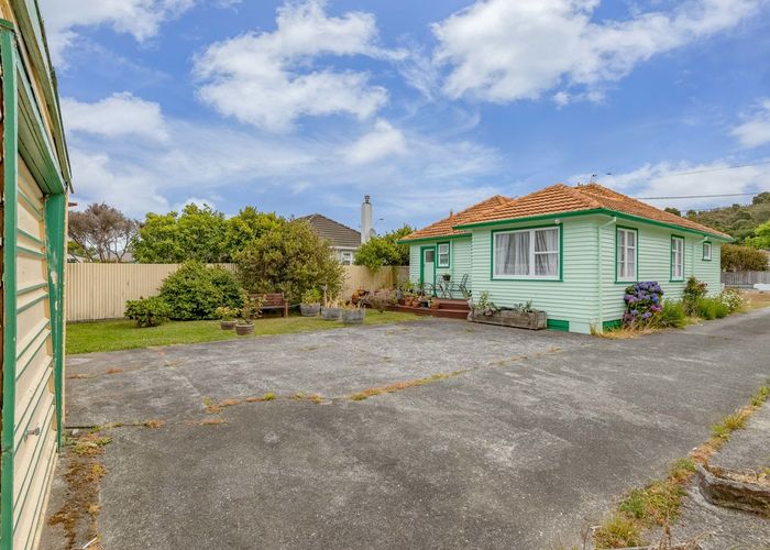  at 80 Wellington Road, Wainuiomata, Lower Hutt