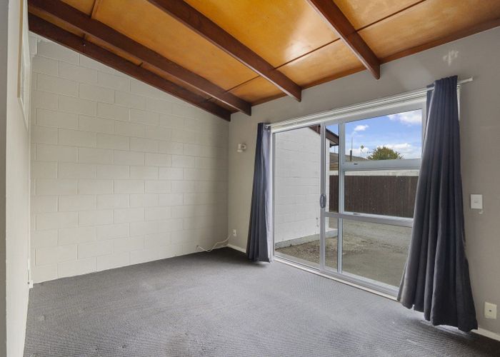  at 2/17 Brake Street, Upper Riccarton, Christchurch