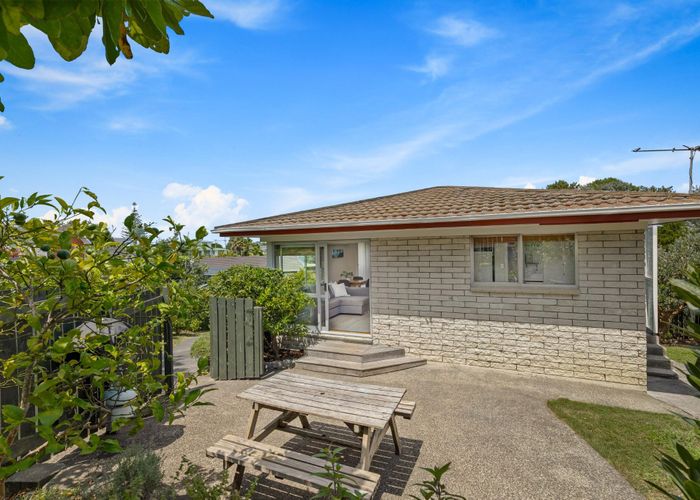  at 1/168 Stredwick Drive, Torbay, Auckland