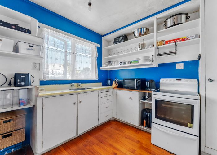  at 11 Alexander Crescent, Otara, Manukau City, Auckland