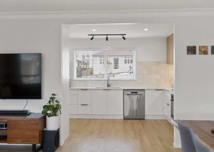  at 17 Lincoln Park Avenue, Massey, Auckland