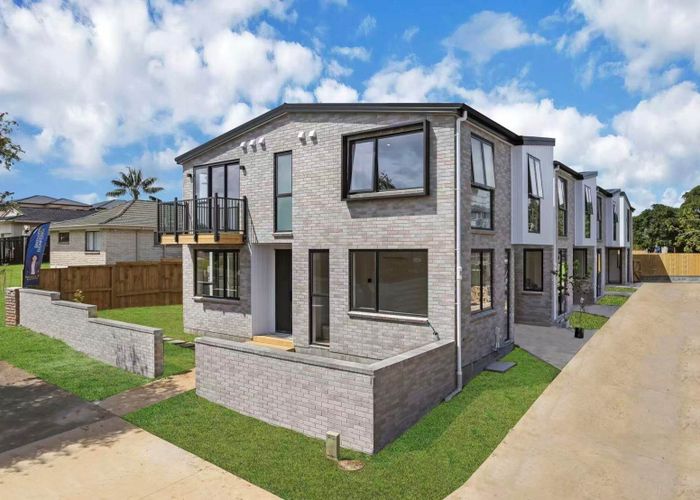  at Lot 2/3 Jillteresa Crescent, Half Moon Bay, Manukau City, Auckland