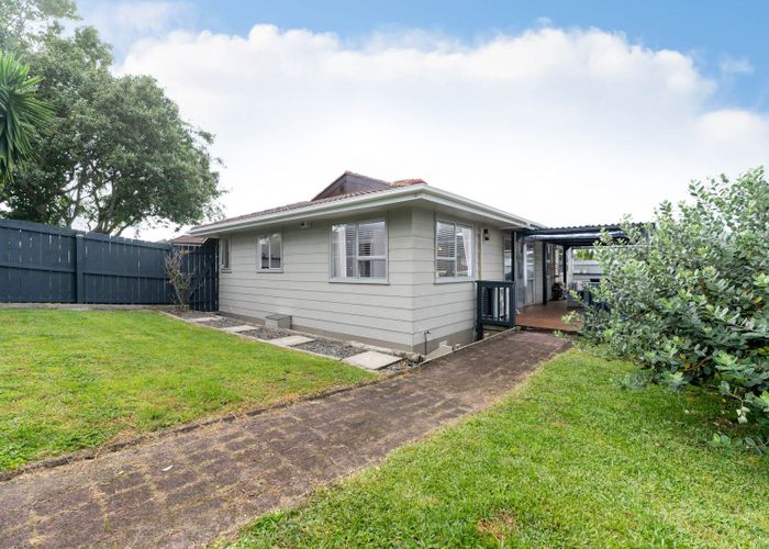  at 1/20 Lambrown Drive, Totara Vale, North Shore City, Auckland