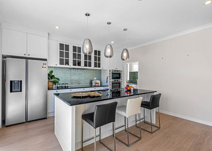  at 30 Para Close, Fairview Heights, Auckland