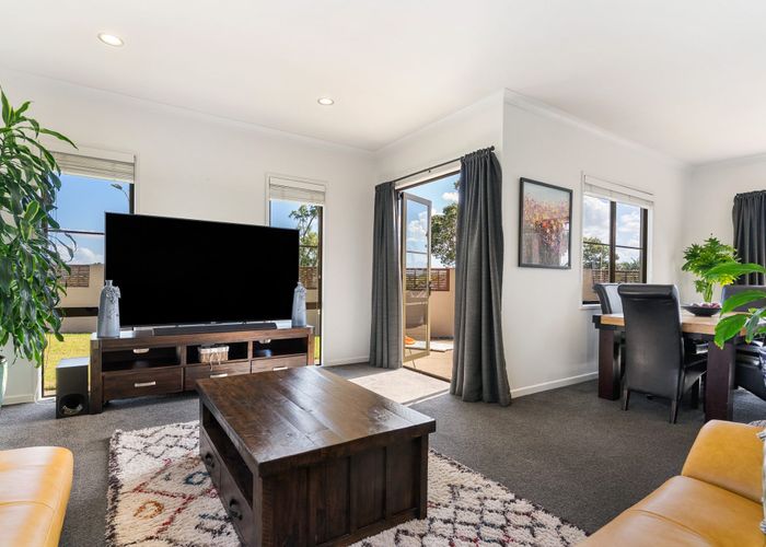  at 253 Hill Road, The Gardens, Manukau City, Auckland