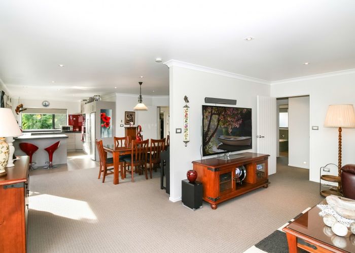  at 6 Manuka Place, Whalers Gate, New Plymouth