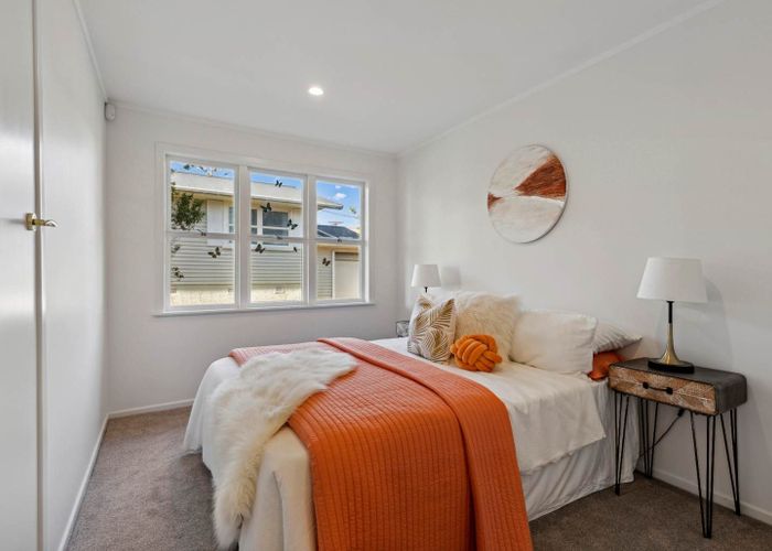  at 9 Merton Ave, Glenfield, North Shore City, Auckland