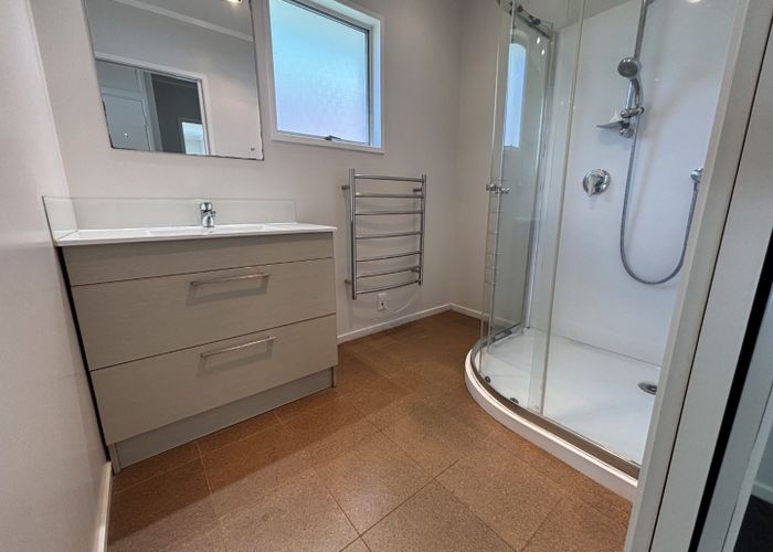  at 2/9 Havelle Ave, Titirangi, Waitakere City, Auckland