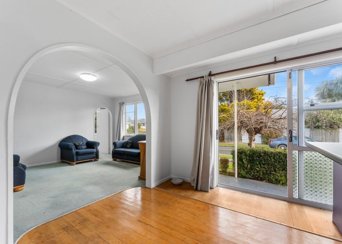  at 2 Stoke Place, Awapuni, Palmerston North