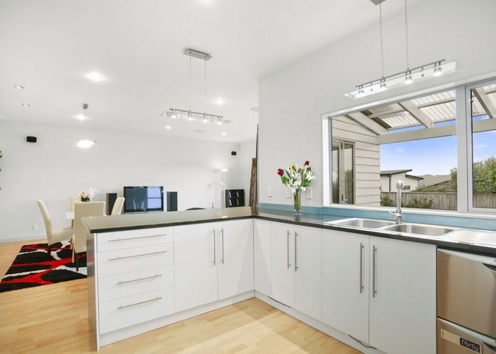  at 15 Paparoa Crescent, Aotea, Porirua, Wellington