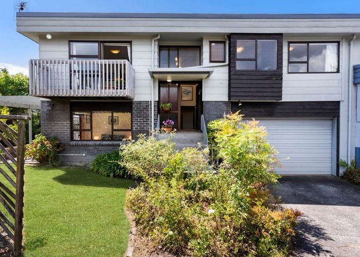  at 2/9 Ceramco Place, Torbay, Auckland