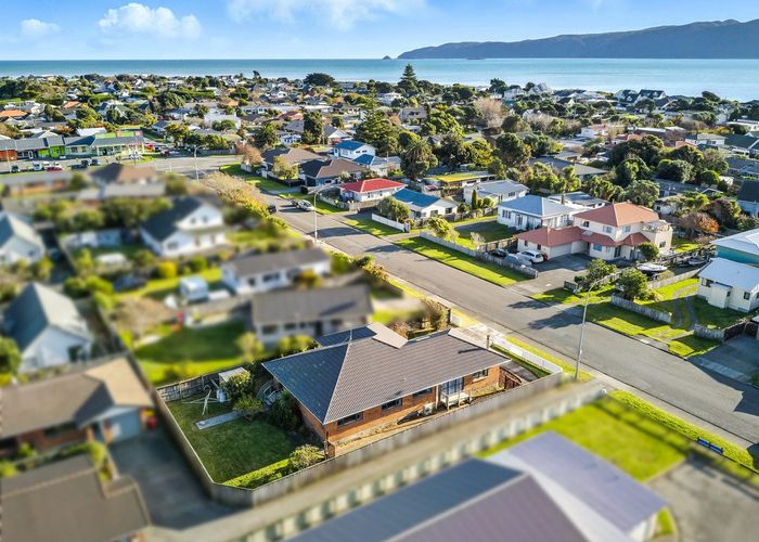  at 28 Te Kupe Road, Paraparaumu Beach, Kapiti Coast, Wellington