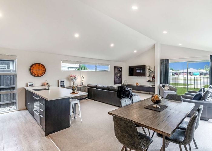  at 8 John Raven LANE, Woodend, Woodend