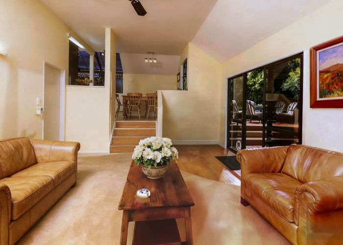  at 1 Stitchbird Close, Murrays Bay, North Shore City, Auckland