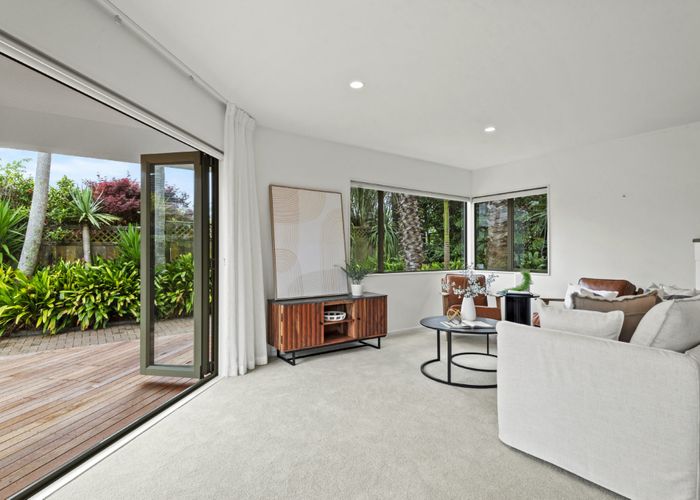  at 2/321 Lake Road, Hauraki, Auckland