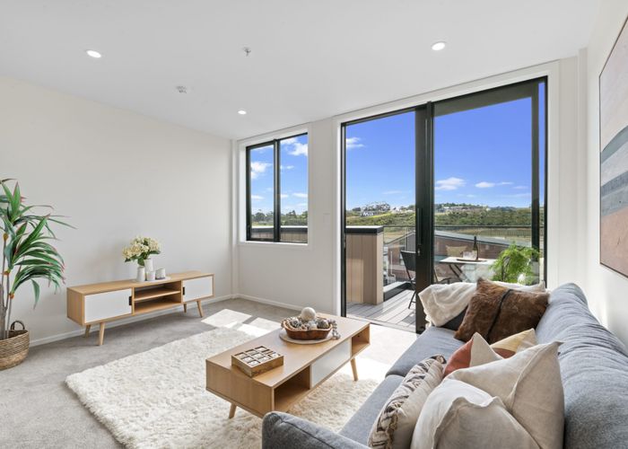  at 11/28 Pennant Street, Long Bay, North Shore City, Auckland