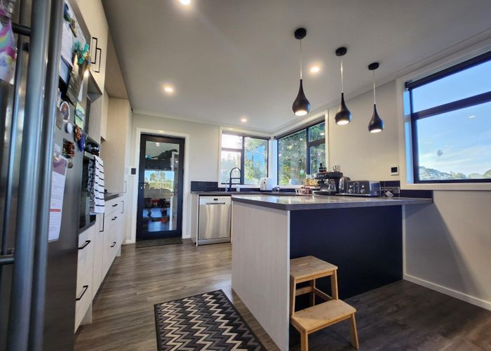  at 40 Maudes Road, Deborah