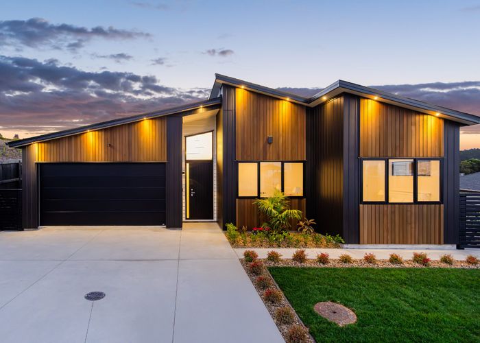  at 37 Pekanga Road, Silverdale, Rodney, Auckland