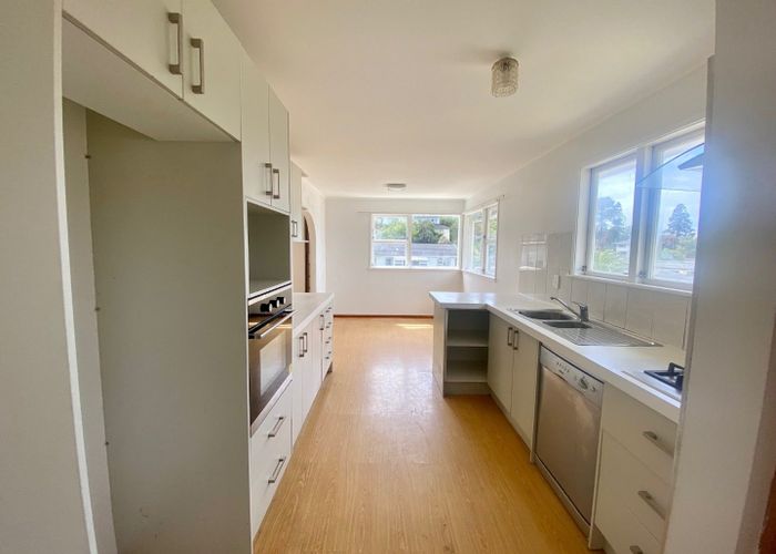  at 84 Salamanca Road, Sunnynook, Auckland