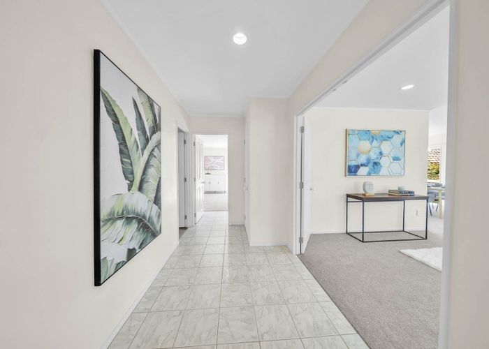  at 8 Lushington Place, Huntington Park, Manukau City, Auckland