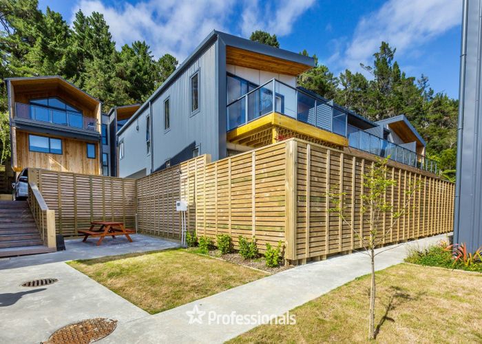  at 31/33 Raukawa Street, Stokes Valley, Lower Hutt