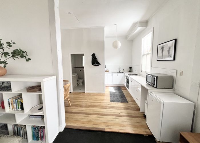 at 2/24 West End Road, Herne Bay, Auckland