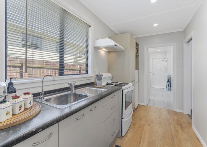  at 40 Collins Avenue, Tawa, Wellington