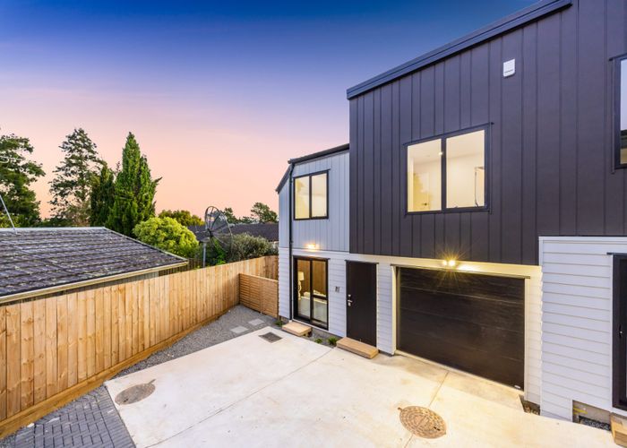  at 5/24 Tupaki Place, Pakuranga Heights, Manukau City, Auckland