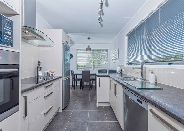  at 214 Glengarry Road, Glen Eden, Auckland