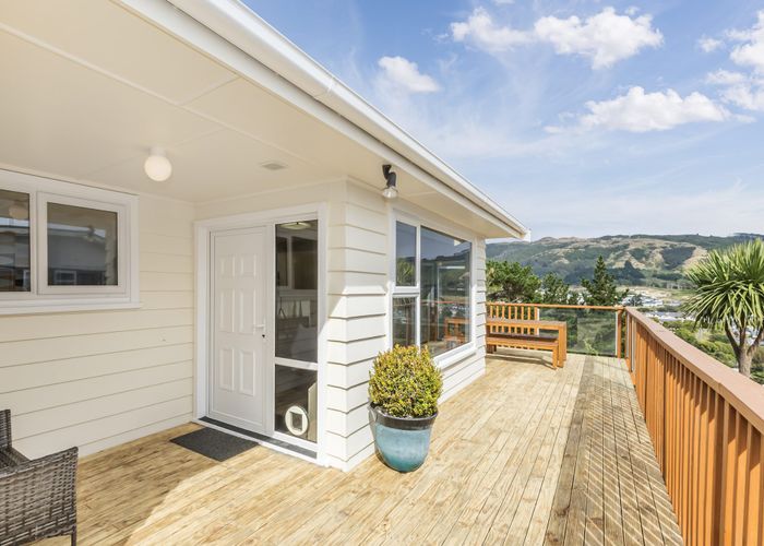  at 8 Ash Grove, Ranui, Porirua