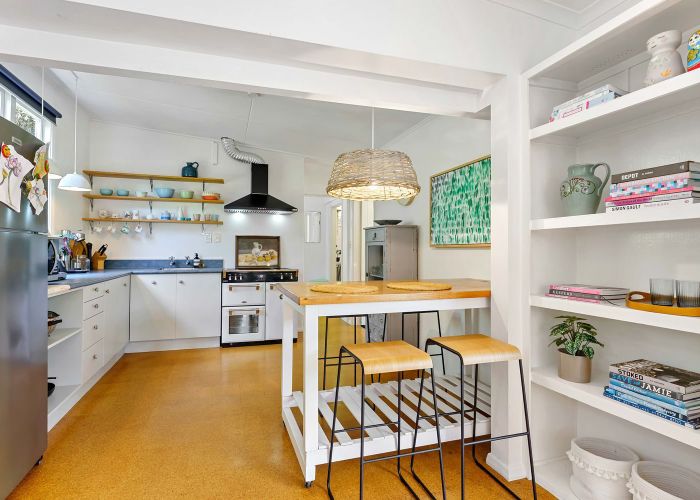  at 42 Field Way, Waikanae Beach, Kapiti Coast, Wellington