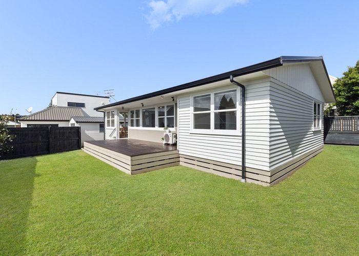  at 8a Queen Road, Bellevue, Tauranga, Bay Of Plenty