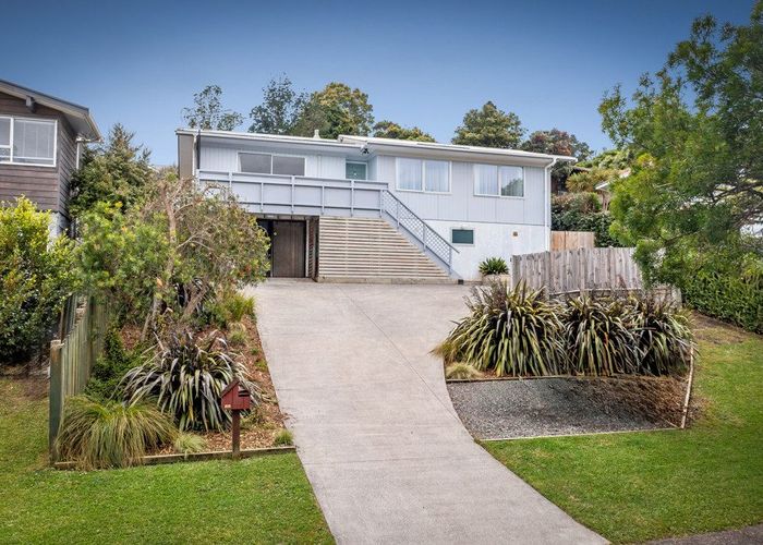  at 8 William Hadlow Place, Hatfields Beach, Orewa