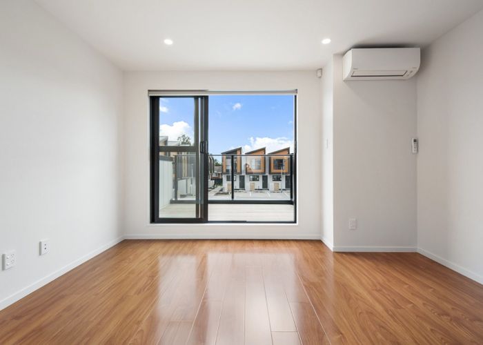  at 14 Red Arches Road, Henderson, Waitakere City, Auckland
