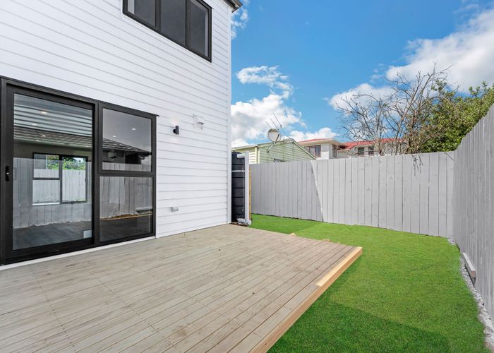  at 8D Gardiner Grove, Mangere East, Manukau City, Auckland