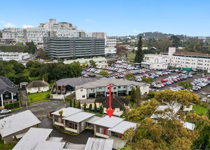  at 16C Dowding Street, Melville, Hamilton