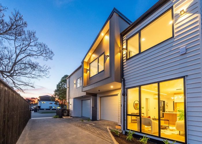  at 400B Bucklands Beach Road, Bucklands Beach, Manukau City, Auckland